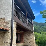 La De La Nina Chalet