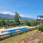 La De La Nina Chalet Becena