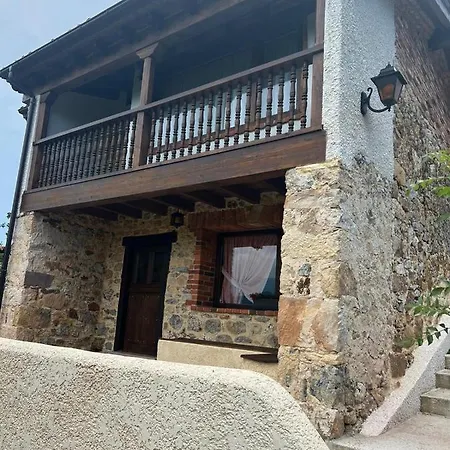 La De La Nina בקתה *