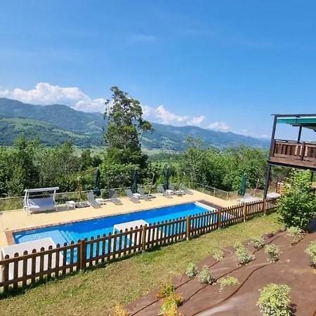 La De La Nina Chalet Beceña