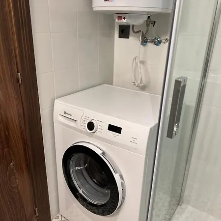 La De La Nina בקתה