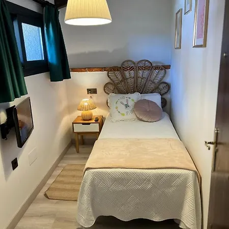 La De La Nina בקתה *